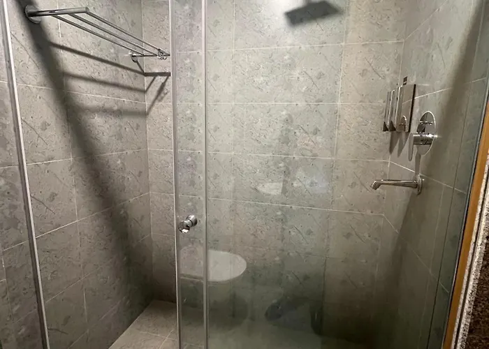 Hotel Eleven *