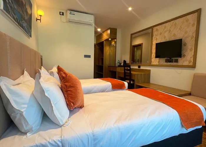 Hotel Eleven *